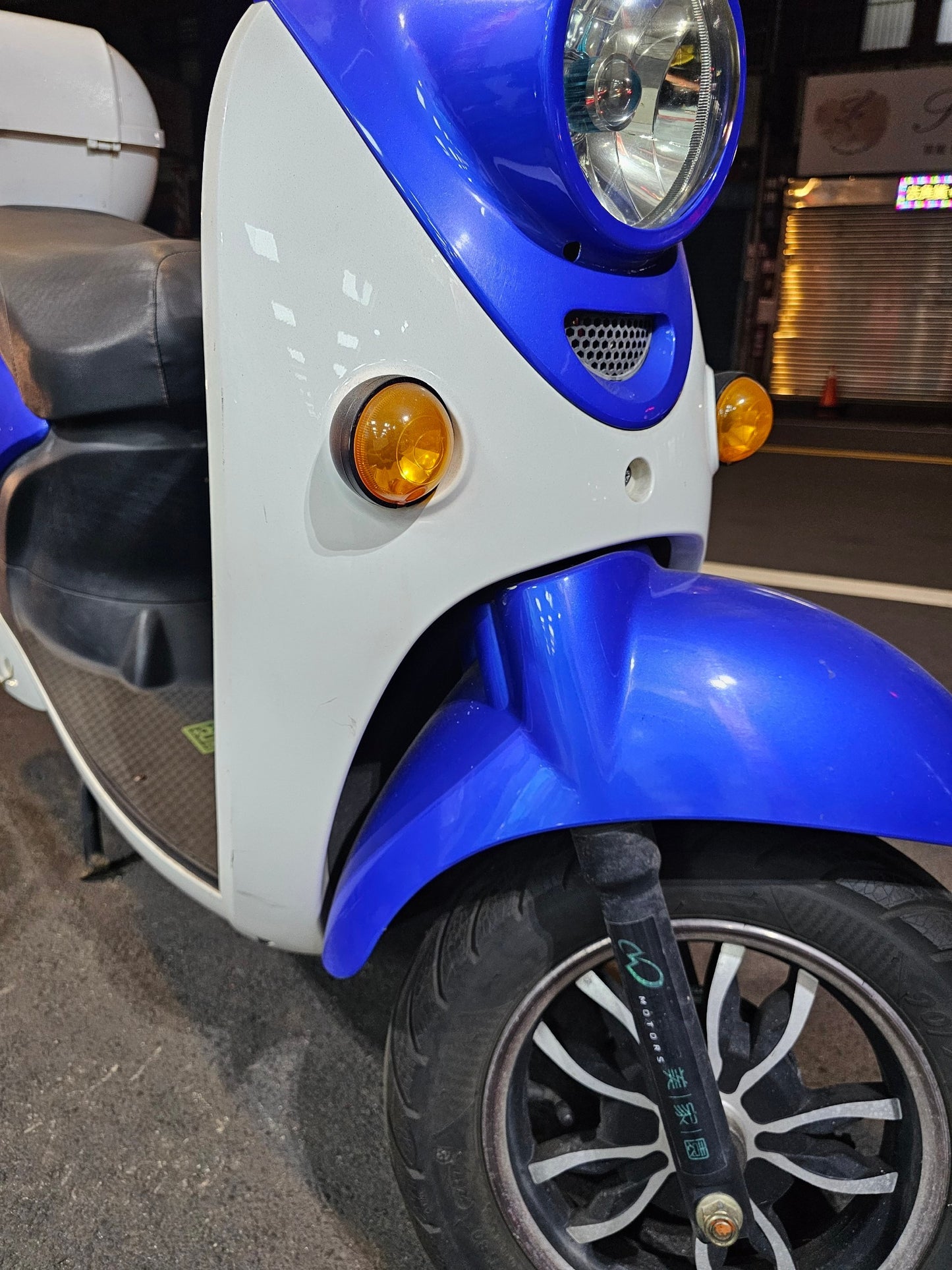 206中古微電車(全新鋰電池可抽拔)