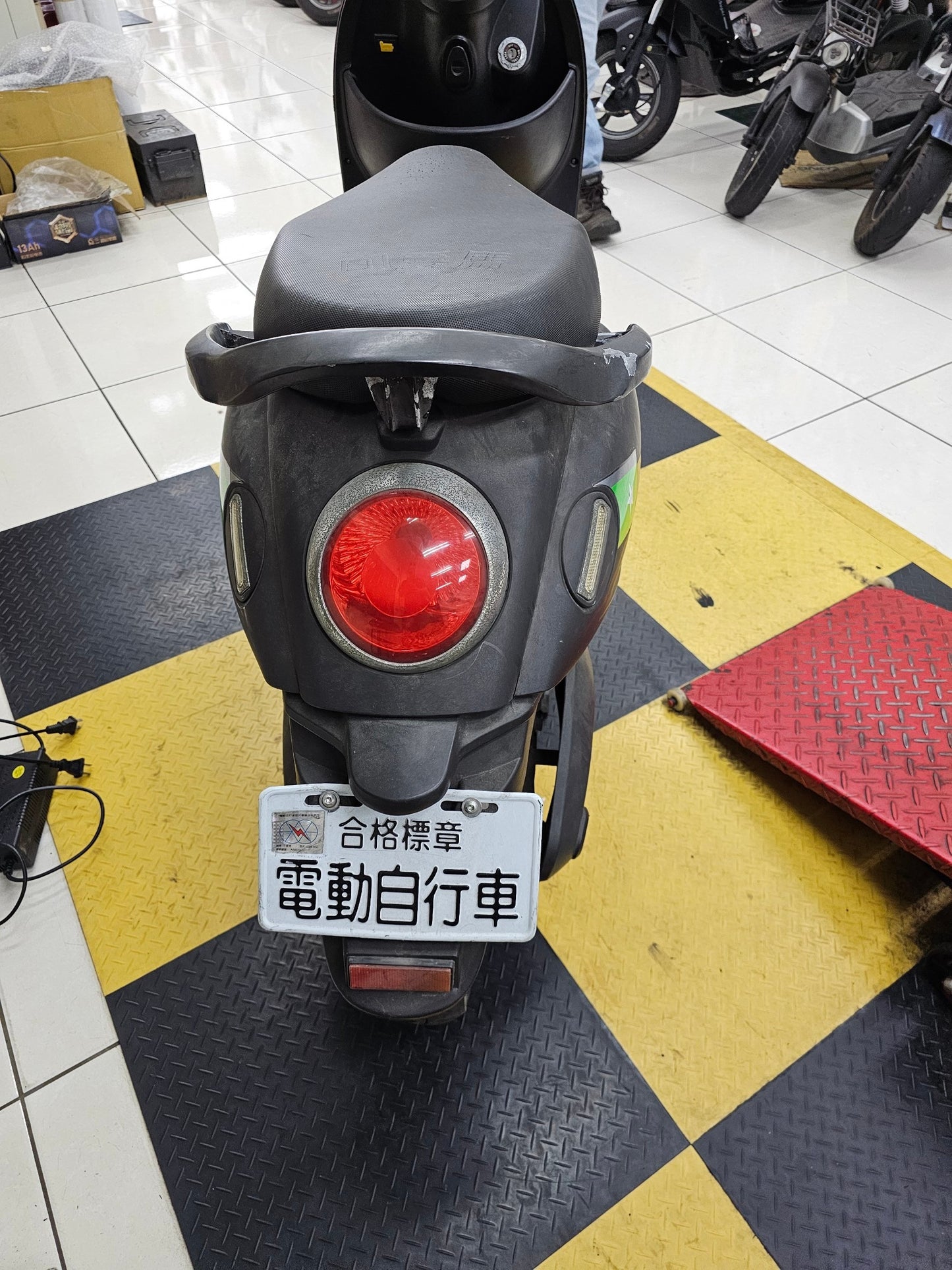 205中古微電車(全新電池)