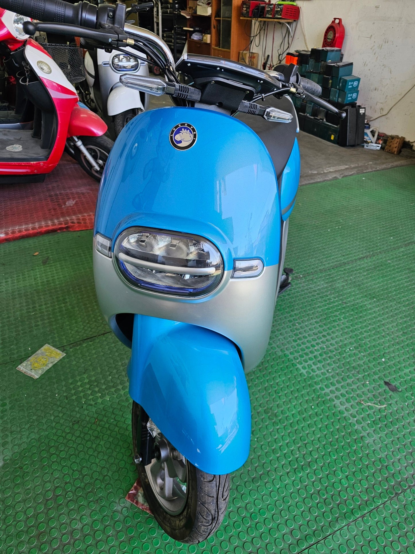 208中古微電車(搭配全新鋰電池)