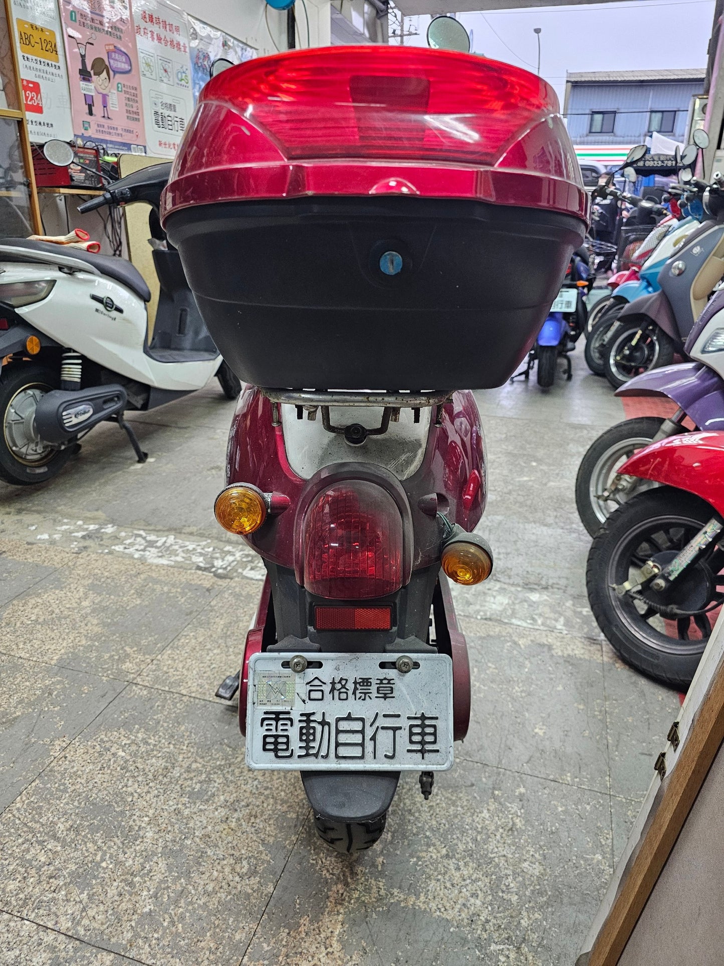 212 中古微電車(搭配全新鋰電池及充電器)